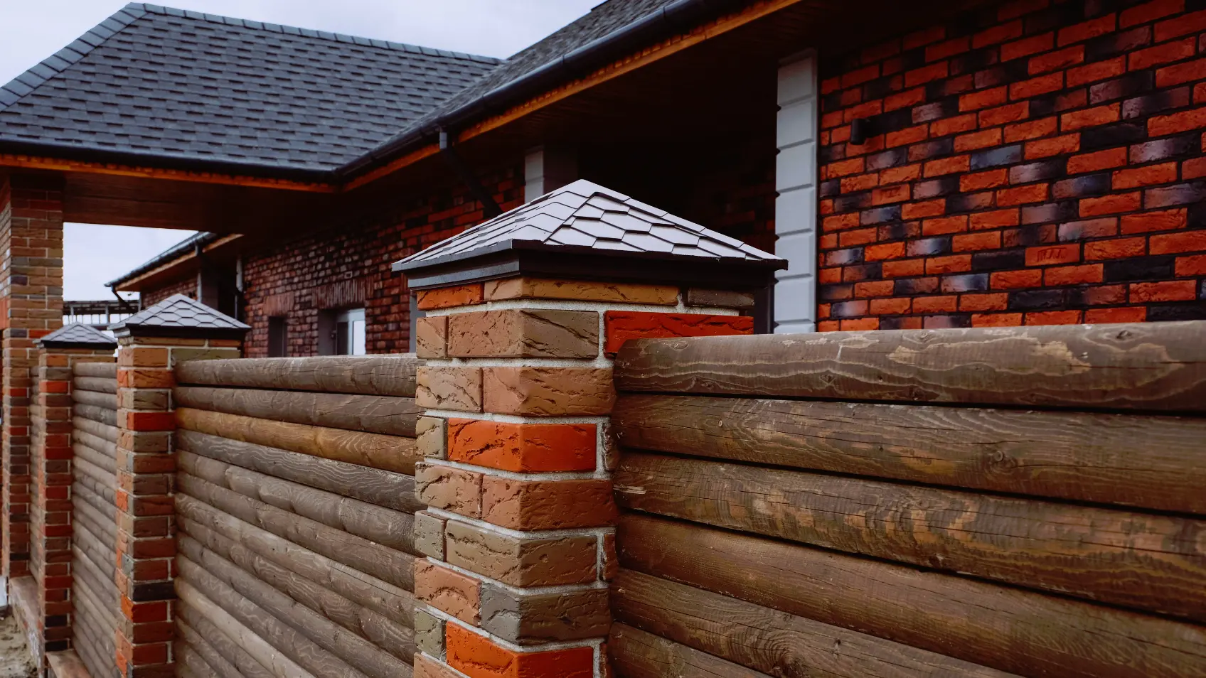 Фото 1 колпак Everest Коричневый для столбов забора